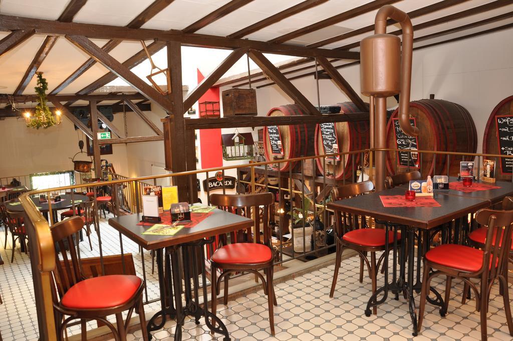 נויהאוס אם רנווג Hotel An Der Alten Porzelline מראה חיצוני תמונה