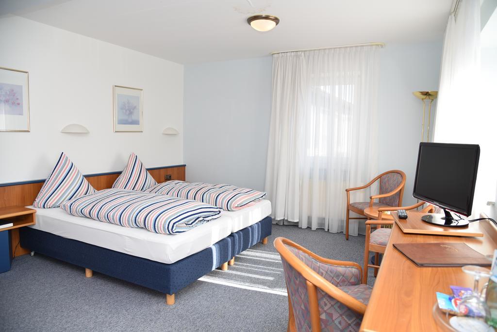 נויהאוס אם רנווג Hotel An Der Alten Porzelline חדר תמונה