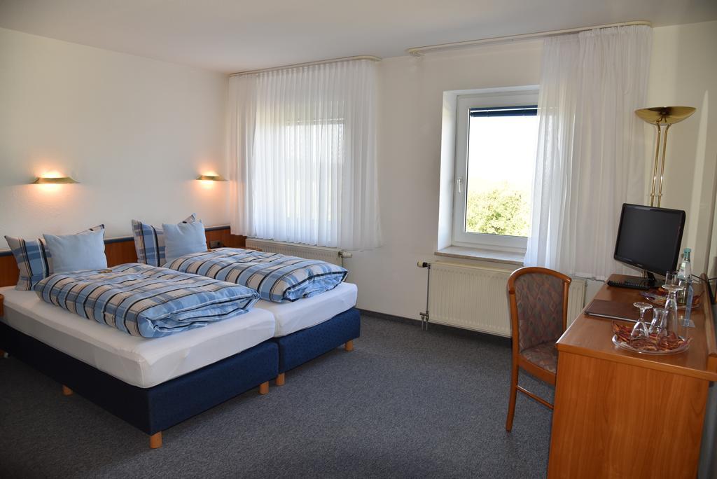 נויהאוס אם רנווג Hotel An Der Alten Porzelline מראה חיצוני תמונה