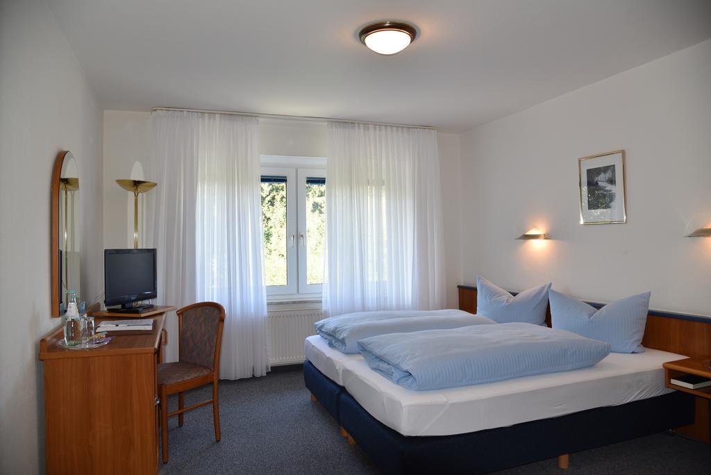 נויהאוס אם רנווג Hotel An Der Alten Porzelline חדר תמונה